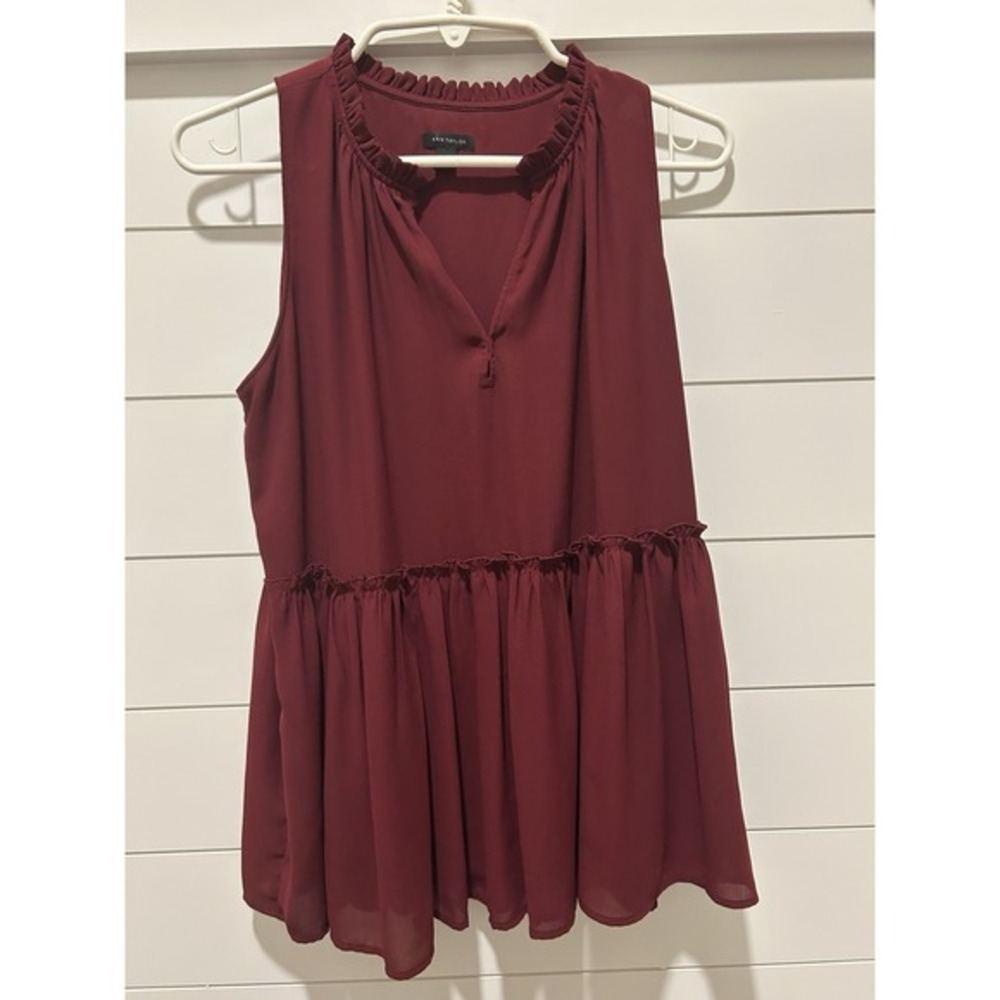 Ann Taylor Wine Peplum Top XS Sleevless Flowy Dropped Waist Babydoll Ruffle V Ne